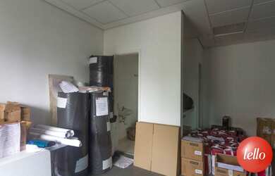 Imagem: O depósito possui 1 Vaga na garagem, 42m² de Área e está