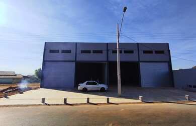 Imagem 2: Galpão/Depósito/Armazém para venda tem 240 metros quadrados
