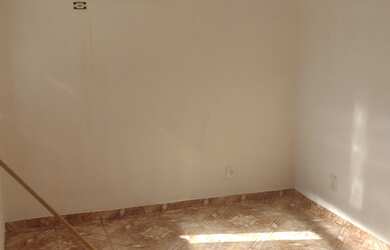 Imagem 3: Aluga se 700. Varanda, 1 Banheiroe1 Dormitório