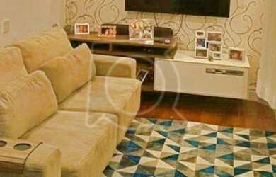 Imagem: A casa possui 3 Dormitórios, 2 Banheiros, 1 Vaga na garagem