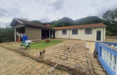 Imagem: A casa em condomínio possui 2 Dormitórios, 2 Banheiros, 5