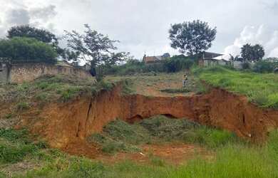 Imagem: O terreno possui 615m² de Área e está localizado em Tropical
