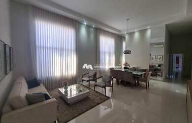 Imagem: A casa em condomínio possui 3 Dormitórios, 4 Banheiros, 5