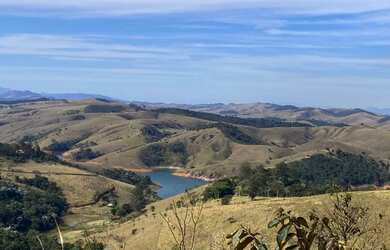 Imagem: O terreno possui 1.000m² de Área e está localizado em Vila