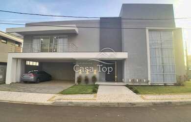 Imagem: A casa possui 3 Dormitórios, 3 Banheiros, 318m² de Área e