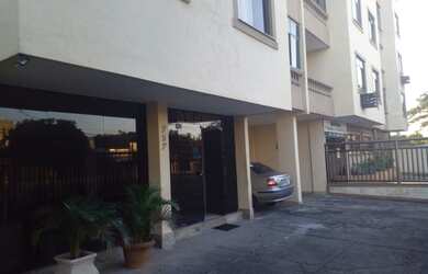 Imagem: O apartamento possui 1 Dormitório, 1 Banheiro, 1 Vaga na garagem