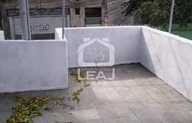 Imagem: A casa possui 3 Dormitórios, 1 Banheiro, 4 Vagas na garagem