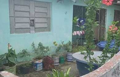 Imagem: A casa possui 2 Dormitórios, 1 Banheiro e está localizado