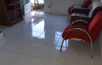 Imagem: A casa possui 2 Dormitórios, 2 Banheiros, 1 Vaga na garagem