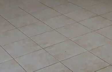 Imagem: A casa possui 2 Dormitórios e 1 Banheiro e está localizado