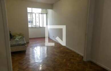 Imagem: O apartamento possui 1 Dormitório, 1 Banheiro, 43m² de Área