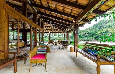 Imagem 16: Belíssima pé na areia à venda na praia do Iporanga Guarujá, 6 suítes,...