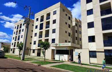 Imagem: O apartamento possui 2 Dormitórios, 1 Banheiro, 1 Vaga na garagem