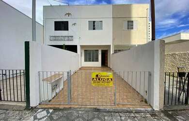 Imagem: A casa possui 2 Dormitórios, 1 Banheiro, 1 Vaga na garagem