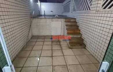 Imagem: A casa possui 4 Dormitórios, 5 Banheiros, 2 Vagas na garagem