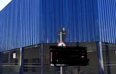 Imagem: O depósito possui 5 Vagas na garagem, 250m² de Área e está