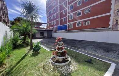 Imagem: A casa possui 3 Dormitórios, 1 Banheiro, 5 Vagas na garagem