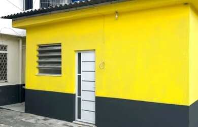 Imagem: A casa possui 1 Dormitório, 1 Banheiro, 1 Vaga na garagem