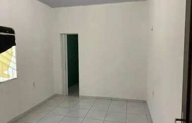 Imagem: A casa possui 2 Dormitórios e está localizado em Jardim Shangrilá