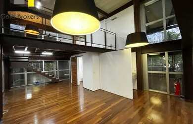 Imagem: O depósito possui 2 Vagas na garagem, 98m² de Área e está