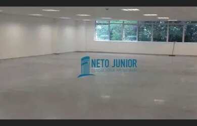 Imagem: O depósito possui 5 Vagas na garagem, 1.084m² de Área e