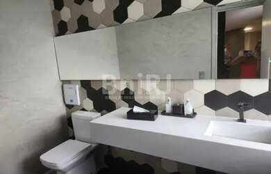 Imagem: O depósito possui 4 Vagas na garagem, 150m² de Área e está