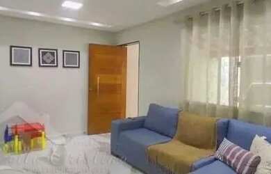 Imagem: A casa possui 3 Dormitórios, 2 Banheiros e 2 Vagas na garagem