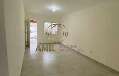 Imagem: A casa possui 3 Dormitórios, 2 Banheiros, 2 Vagas na garagem