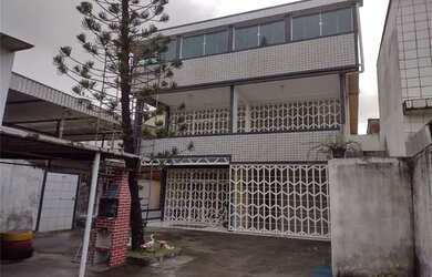 Imagem: A casa possui 5 Dormitórios, 4 Banheiros, 509m² de Área e