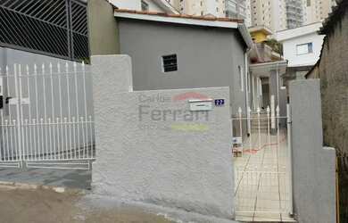 Imagem: A casa possui 2 Dormitórios, 2 Banheiros, 2 Vagas na garagem