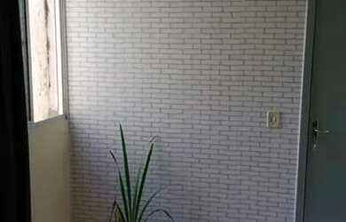 Imagem: O apartamento possui 2 Dormitórios, 1 Banheiro, 1 Vaga na garagem