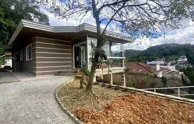 Imagem 2: Casa para a venda. Área de serviço, 21.358m² de Área, 2 Vagas na garageme3...