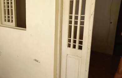 Imagem: A casa possui 2 Dormitórios, 1 Banheiro e está localizado