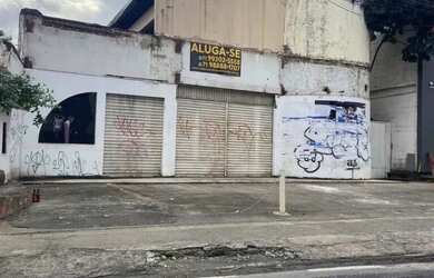 Imagem: O depósito possui 5 Vagas na garagem e 420m² de Área e está