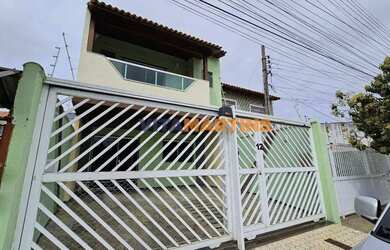 Imagem: A casa possui 4 Dormitórios, 5 Banheiros, 2 Vagas na garagem