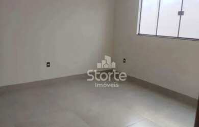 Imagem: A casa possui 3 Dormitórios, 2 Banheiros, 137m² de Área e