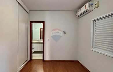 Imagem 16: Casa Luxuosa no Condomínio Santa Monica II para Aluguel