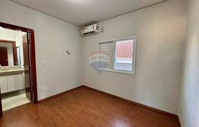 Imagem 15: Casa Luxuosa no Condomínio Santa Monica II para Aluguel