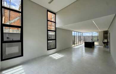 Imagem: A casa em condomínio possui 3 Dormitórios, 3 Banheiros, 2