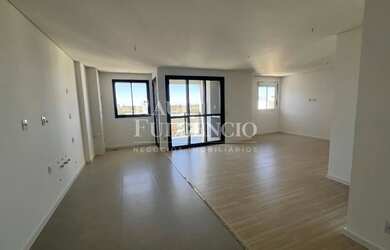 Imagem: O apartamento possui 2 Dormitórios, 2 Banheiros, 2 Vagas na