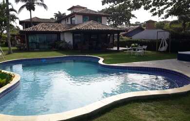 Imagem 4: Casa de temporada com 5 suítes, pé na areia, fora de Condomínio na...