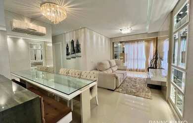 Imagem: O apartamento possui 2 Dormitórios, 2 Banheiros, 2 Vagas na