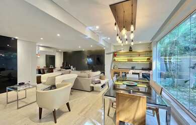 Imagem: O apartamento possui 2 Dormitórios, 5 Banheiros, 2 Vagas na