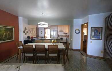 Imagem: O apartamento possui 3 Dormitórios, 5 Banheiros, 3 Vagas na