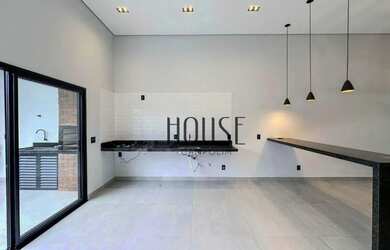 Imagem: A casa em condomínio possui 3 Dormitórios, 2 Banheiros, 2