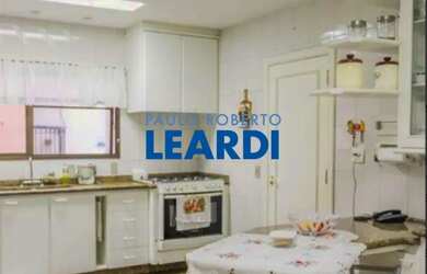 Imagem: O apartamento à venda possui 4 Dormitórios, 4 Banheiros, 4