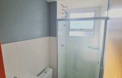 Imagem: O apartamento possui 2 Dormitórios, 1 Banheiro, 1 Vaga na garagem