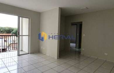 Imagem: O apartamento possui 3 Dormitórios, 1 Banheiro, 1 Vaga na garagem