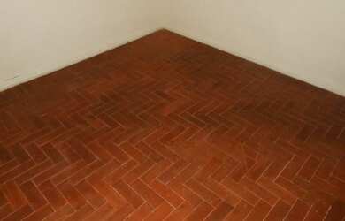 Imagem: A casa possui 2 Dormitórios, 1 Banheiro, 1 Vaga na garagem