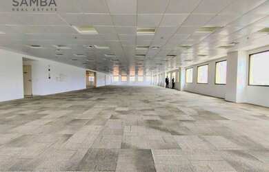 Imagem: O depósito possui 5 Vagas na garagem, 597m² de Área e está